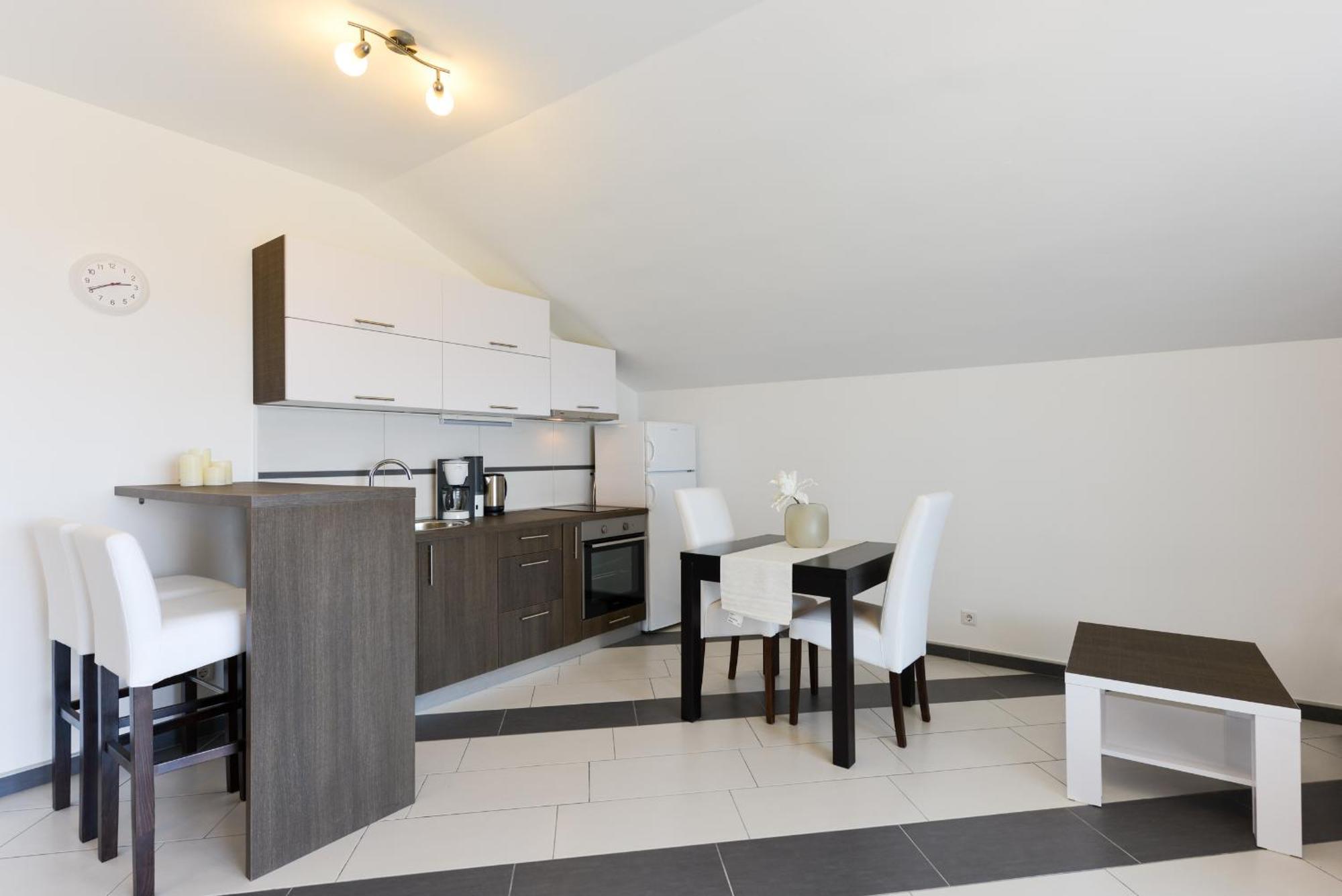 Apartmani Martin Mit Beheiztem Pool With Heated Pool Bibinje Kültér fotó