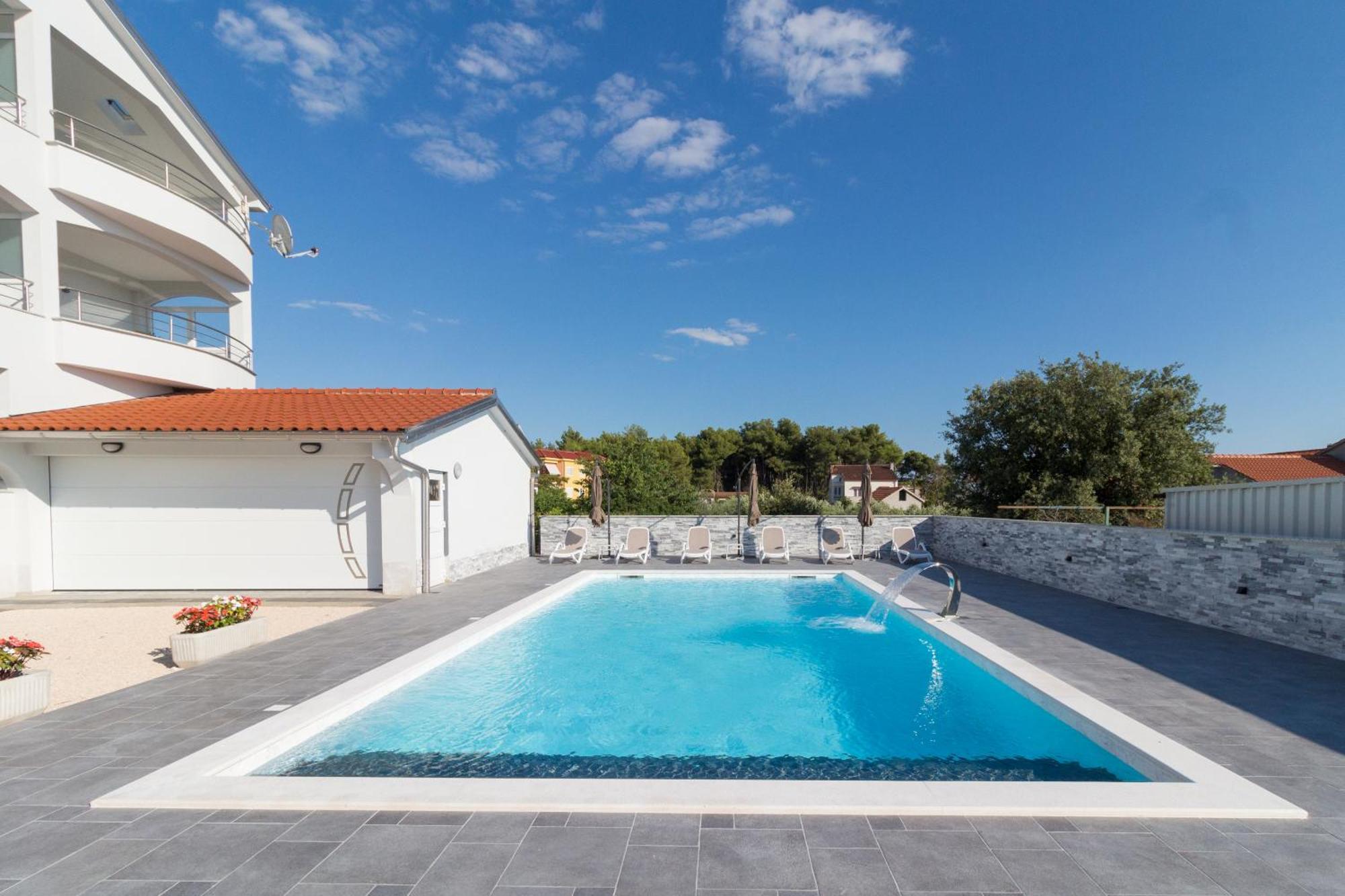 Apartmani Martin Mit Beheiztem Pool With Heated Pool Bibinje Kültér fotó